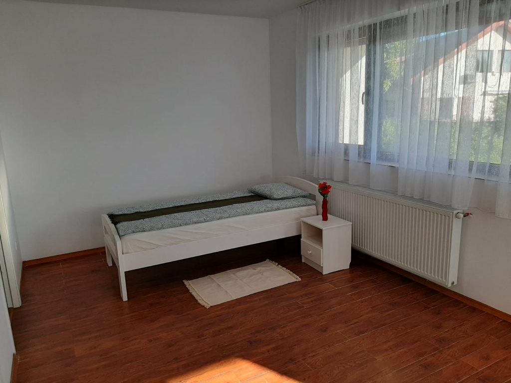 camin batrani voluntari